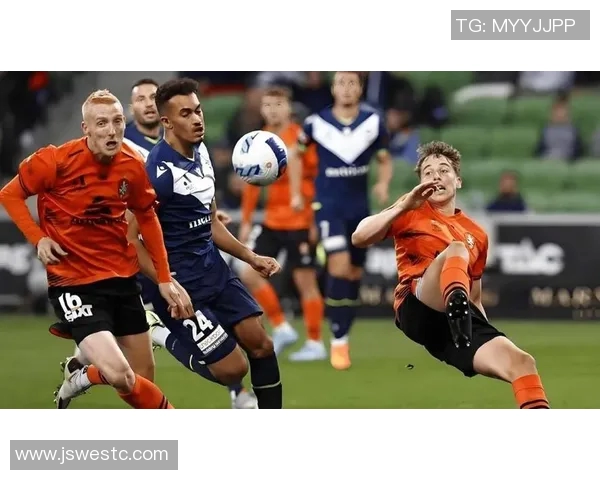 珀斯光荣与西方联比赛因天气原因延期球迷期待新赛程安排